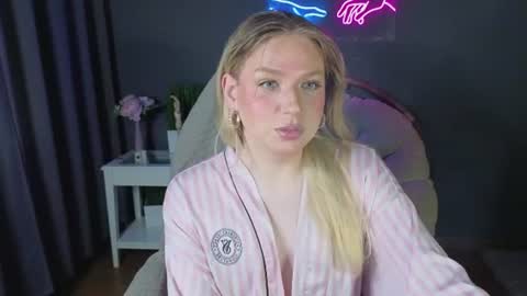 jes_solar online show from July 25, 2026, 3:53 pm