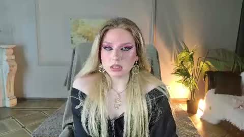jes_solar online show from August 5, 2026, 9:39 pm