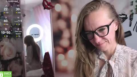 jesica_moon_peachyy online show from May 11, 2026, 3:23 am