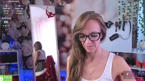 jesica_moon_peachyy online show from June 6, 2026, 5:01 am