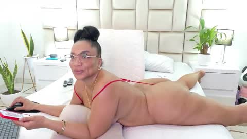 JESICA online show from May 15, 2026, 1:29 pm