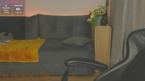 Snapshot of jess0e9 chatting on September 17, 2025, 5:47 pm  JessieVibes online show from September 17, 2025, 5:47 pm