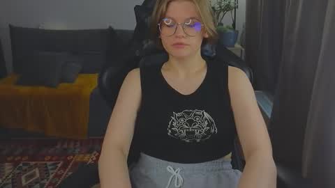 Snapshot of jess0e9 chatting on October 15, 2025, 1:00 pm  JessieVibes online show from October 15, 2025, 1:00 pm