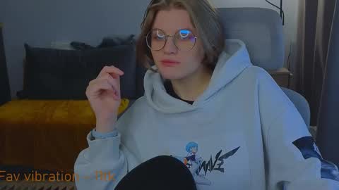 Snapshot of jess0e9 chatting on October 18, 2025, 12:28 pm  JessieVibes online show from October 18, 2025, 12:28 pm