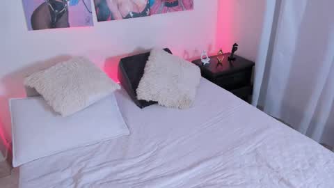 jessica herreraToday I will be your devil and you my victim online show from September 18, 2025, 10:34 pm