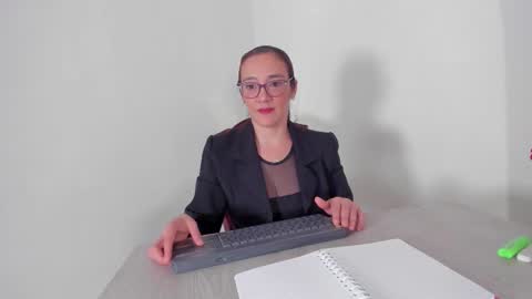 Snapshot of jess1ca_herrera chatting on March 25, 2026, 10:27 pm jessica herreraToday I will be your devil and you my victim online show from March 25, 2026, 10:27 pm