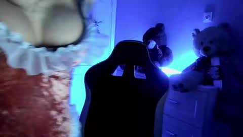 jess1ca_rabb1t online show from December 7, 2024, 11:07 am