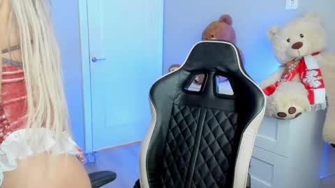 jess1ca_rabb1t online show from December 17, 2024, 5:51 am