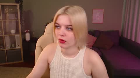 Snapshot of jess_marais chatting on October 13, 2025, 7:41 am Jess online show from October 13, 2025, 7:41 am