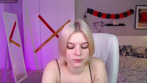 Snapshot of jess_marais chatting on October 28, 2025, 7:45 am Jess online show from October 28, 2025, 7:45 am