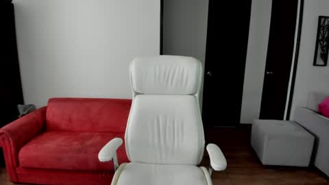 jess_rosse online show from June 17, 2026, 3:46 pm