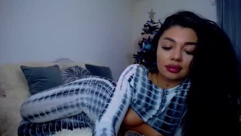 Snapshot of jessebella chatting on December 31, 2024, 7:10 am jesse online show from December 31, 2024, 7:10 am