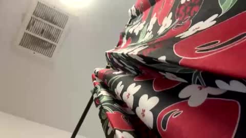 Snapshot of jesselopezcali chatting on June 7, 2026, 6:11 pm Hungjessy online show from June 7, 2026, 6:11 pm