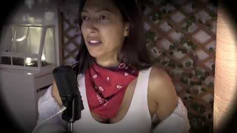 Jessica Gomez online show from April 29, 2026, 4:38 am