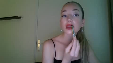 Snapshot of jessica1225 chatting on September 20, 2025, 5:14 pm Jessica online show from September 20, 2025, 5:14 pm