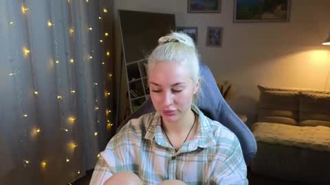 Jessy online show from December 20, 2024, 6:13 pm