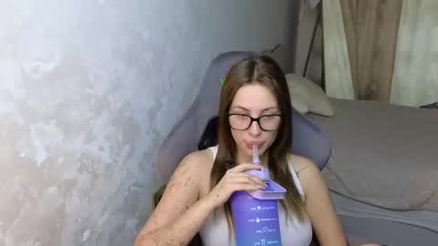 Jessy online show from October 2, 2025, 6:42 am