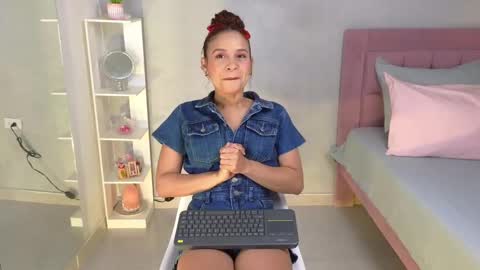 Snapshot of jessica_tom_ chatting on September 13, 2025, 3:12 pm Jessica online show from September 13, 2025, 3:12 pm