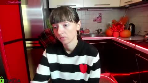 jessicaforris online show from October 4, 2025, 7:06 am