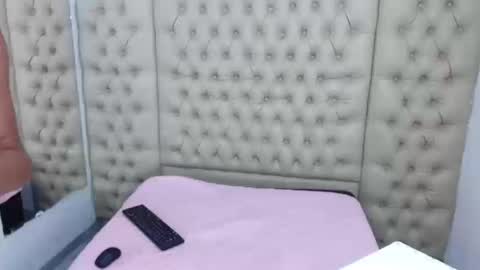 Snapshot of jessicahott01 chatting on September 19, 2025, 8:31 pm Jessica online show from September 19, 2025, 8:31 pm