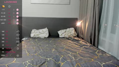 JessicaMooon online show from November 9, 2025, 6:28 pm