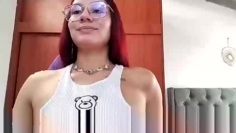jessicarobbit online show from January 21, 2025, 3:54 pm