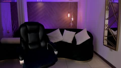 Snapshot of jessicawilliams1 chatting on October 25, 2025, 9:39 am JESS online show from October 25, 2025, 9:39 am