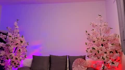 Gloria   online show from February 12, 2025, 2:35 am