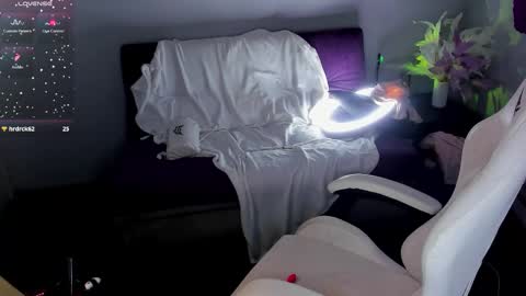 Jess online show from March 25, 2026, 2:17 am