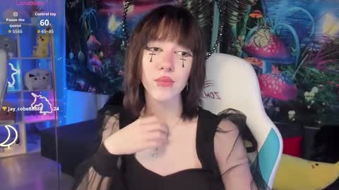 jessiefrost online show from October 31, 2025, 3:57 pm