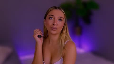 jessiellle online show from October 2, 2025, 6:20 am