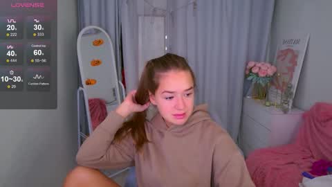 Snapshot of jessiestarz chatting on October 14, 2025, 1:56 pm Jessi online show from October 14, 2025, 1:56 pm