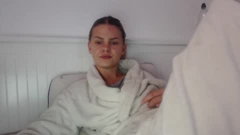 jessieryan online show from October 8, 2025, 4:54 am