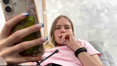 jessika_evans online show from June 19, 2026, 1:26 pm