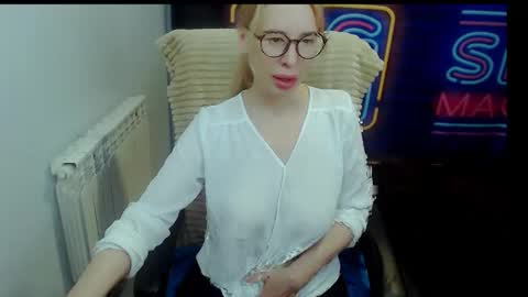 Victoria online show from October 26, 2025, 8:26 pm