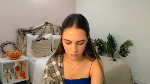 Snapshot of jesskats chatting on October 29, 2025, 8:43 pm Jesskats online show from October 29, 2025, 8:43 pm