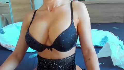 jesssica online show from January 16, 2025, 8:33 am