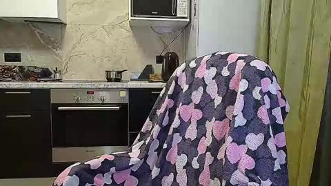 jessy_yng online show from October 13, 2025, 12:05 pm