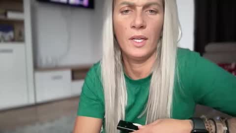 Jessye online show from October 9, 2025, 10:02 am