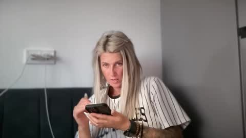 Jessye online show from October 20, 2025, 2:28 pm