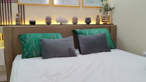 Francesca online show from December 7, 2024, 1:40 pm