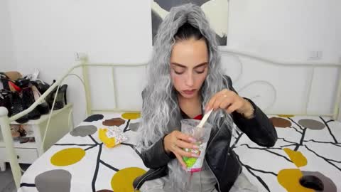 Jessy online show from September 15, 2025, 5:02 pm