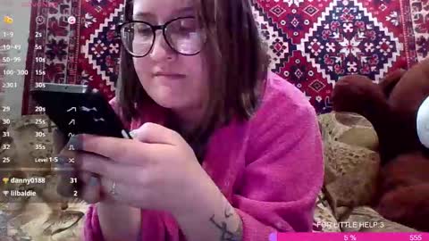 Bye everyone i cant see any reason to stay here wish u luck online show from November 8, 2025, 8:14 am