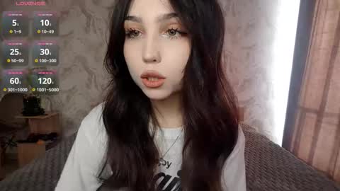 I am Gina ntmu Lets hit 10 Thumbs Up together online show from March 27, 2026, 12:27 pm