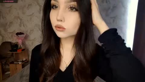 I am Gina ntmu Lets hit 10 Thumbs Up together online show from May 3, 2026, 6:52 am