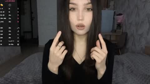 I am Gina ntmu Lets hit 10 Thumbs Up together online show from May 12, 2026, 9:39 am