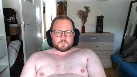 Snapshot of jeuneloup92 chatting on September 21, 2025, 12:51 pm jeuneloup92 online show from September 21, 2025, 12:51 pm