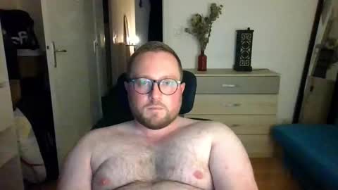 Snapshot of jeuneloup92 chatting on October 22, 2025, 7:02 pm jeuneloup92 online show from October 22, 2025, 7:02 pm