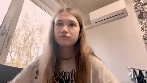 Snapshot of jewelldurham chatting on October 25, 2025, 9:17 am Helgi online show from October 25, 2025, 9:17 am