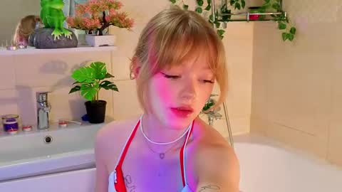 Gwen online show from March 22, 2026, 8:23 pm